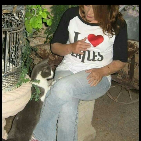 Meet your Posher, Tracy - Picture 2 of 2